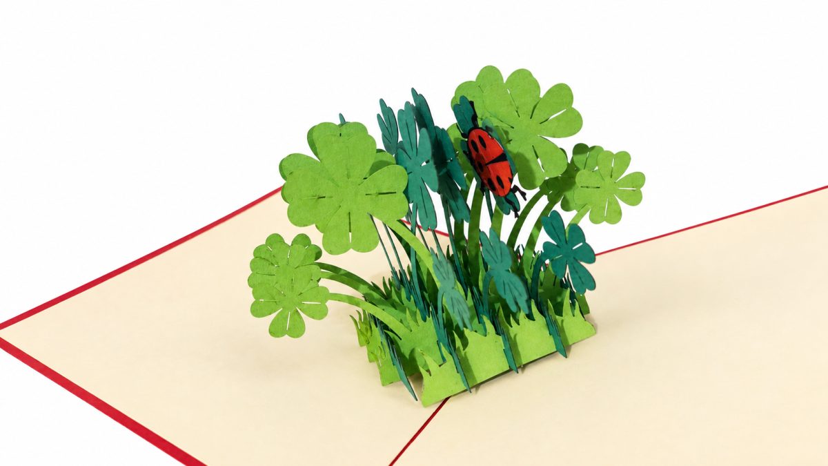 Neliapilat ja leppäkerttu 3D pop-up-kortti – onnentoivotus ja tsemppikortti – kuva 2