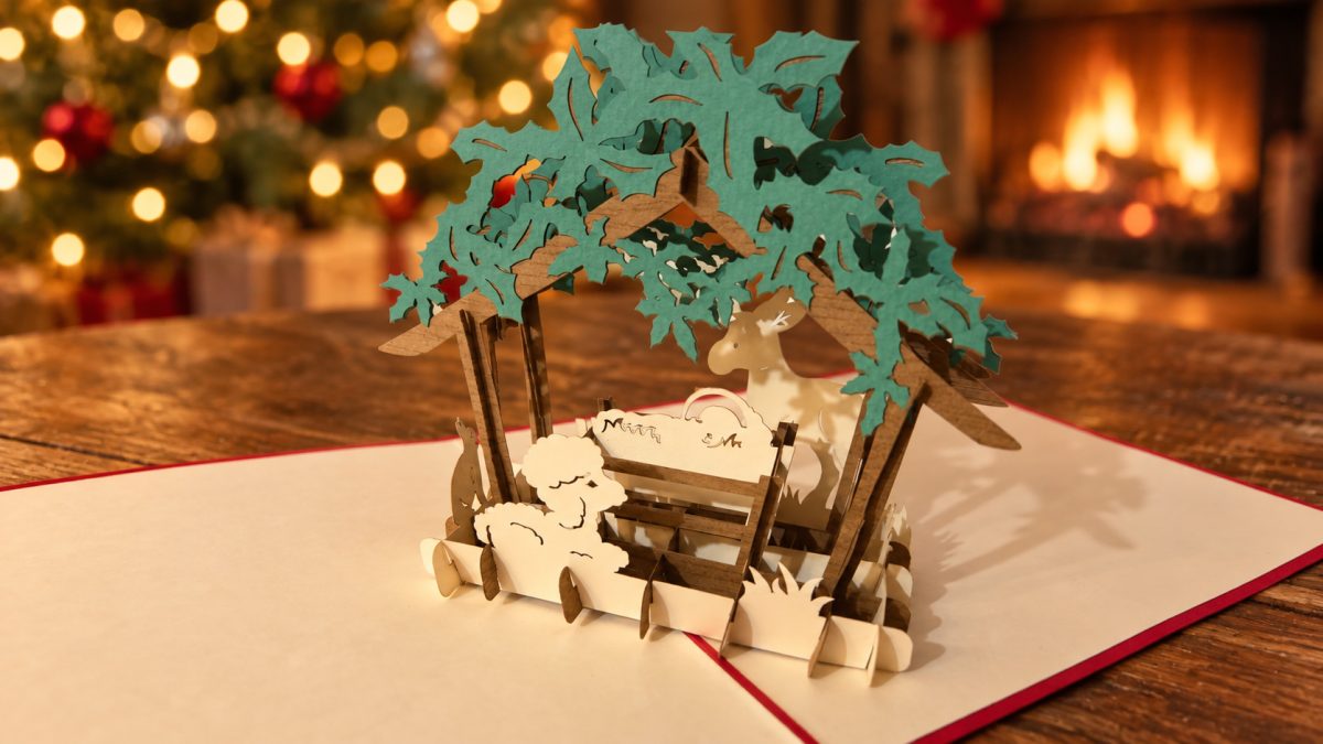 Seimi ja eläimet 3D pop-up-joulukortti – Jeesus-lapsi Betlehemin tallissa – kuva 2